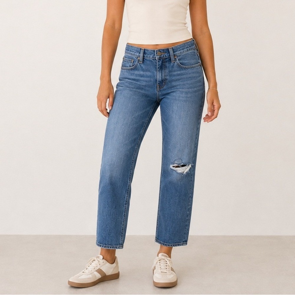 NWT Old‎ Navy Mid-Rise Boyfriend Distressed Jeans Blue Casual Raw Hem Size 8
